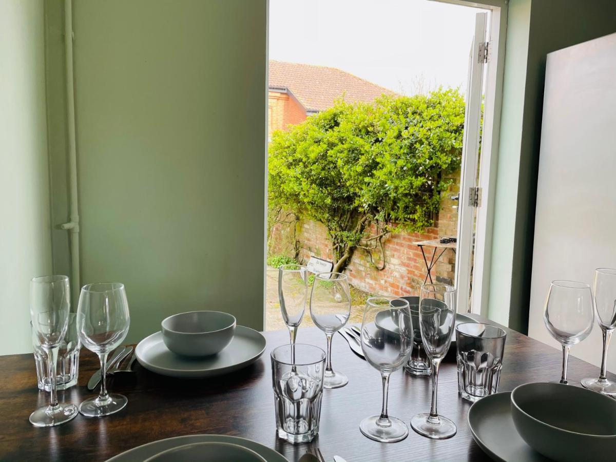 Charming Town Centre Character Cottage With Parking Stowmarket Bagian luar foto