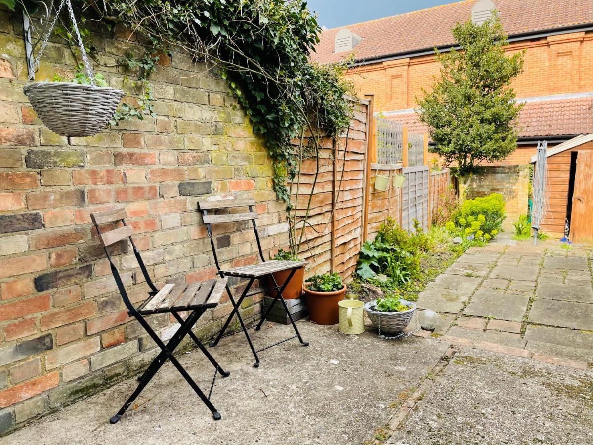Charming Town Centre Character Cottage With Parking Stowmarket Bagian luar foto