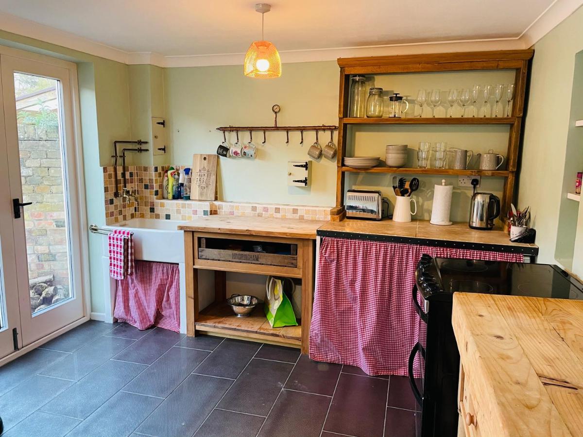 Charming Town Centre Character Cottage With Parking Stowmarket Bagian luar foto